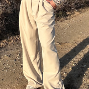 Pantalón oversize beige