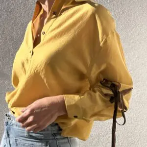 Camisa vaporosa detalle lazo marrón